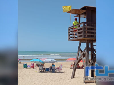 Banderas amarillas en todas las playas de Chipiona hoy miércoles por mar de fondo enérgica