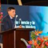 El libro a relato Médico de la Pasión de Fernando de la Portilla, presentado con éxito en Guatemala, donde el doctor se encuentra operando con su Ong.