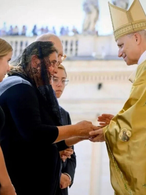 Experiencias de Antonia madre de San Carlo Acutis y Liliana madre de Valeria de Costa Rica que fue curada milagrosamente