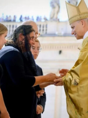 Experiencias de Antonia madre de San Carlo Acutis y Liliana madre de Valeria de Costa Rica que fue curada milagrosamente