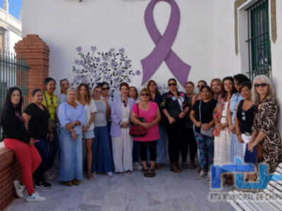 Chipiona recuerda con un minuto de silencio a las 27 mujeres fallecidas en lo que va de año a causa violencia de género