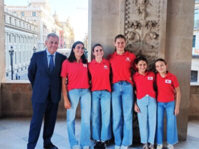 Recepción institucional en el Ayuntamiento al Club Natación Sincro Sevilla