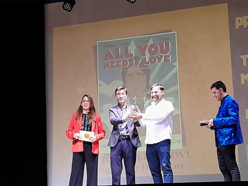 Dany Ruz, con el corto "All you need is love", Premio CSRTV en el Festival Guadalcanal en Corto "Sonría por favor"
