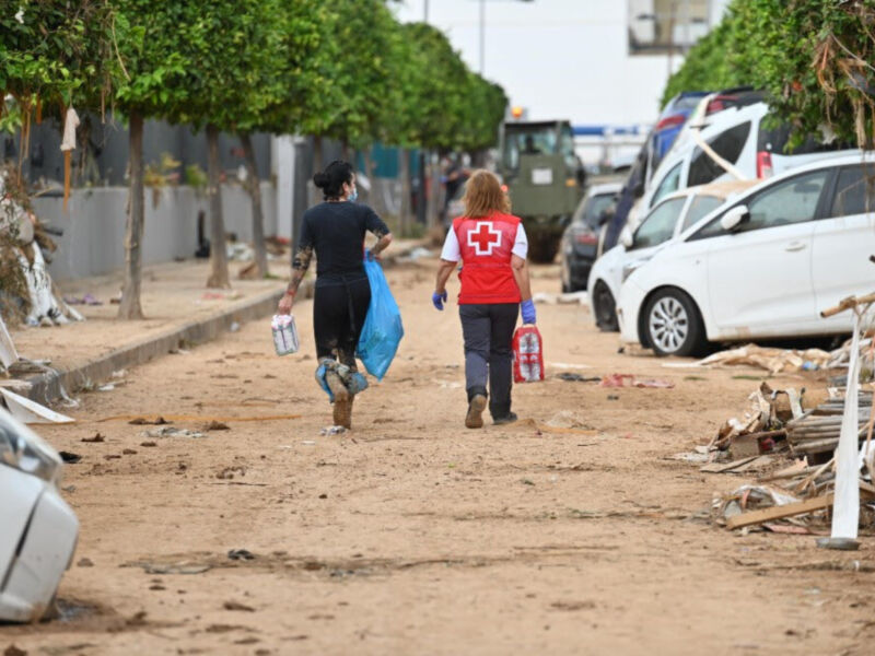 Un año después de la DANA, Cruz Roja ha materializado ya el 54% de las donaciones y atendido a más de 143.000 personas afectadas