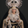  Alcalá del Río reza ante su Virgen de las Angustias, símbolo de esperanza y consuelo eterno