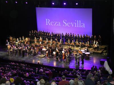  Sevilla rezó con música y Fibes respondió con una gran ovación