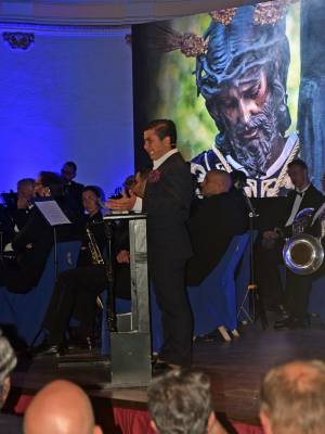 Sevilla rinde homenaje a la saeta en su sexta exaltación en el Teatro de Capitanía General