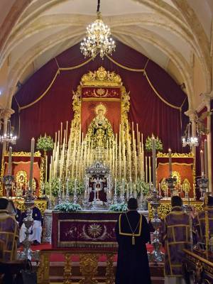  La Hermandad del Santo Entierro de Cristo de Alcalá del Río inicia sus cultos cuaresmales en honor a la Virgen de los Dolores en su Soledad Coronada