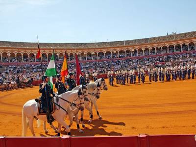 “La 40ª Exhibición de Enganches rinde homenaje a Ronda y a la tradición ecuestre en Sevilla”