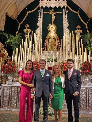 La Hermandad de la Vera-Cruz celebra una emotiva exaltación marcada por el Amor y la devoción 
