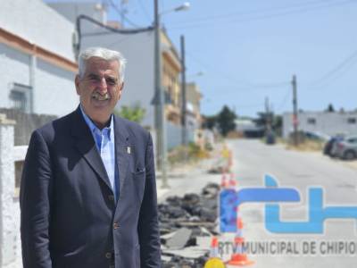 Luis Mario Aparcero informa del inicio de las obras en la calle Vía Láctea