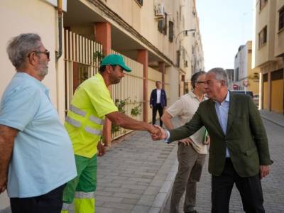 El Ayuntamiento de Sevilla,culmina la transformación urbana del barrioTiro de Línea con una nueva zona verde y mejores infraestructuras.