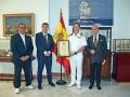 El Ateneo Social y Castrense distingue al Comandante Naval de Sevilla con su máxima distinción honorífica 