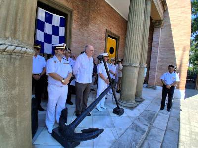 La Comandancia Naval de Sevilla conmemora la gesta de la Armada española en 1898 y rinde homenaje a sus marinos