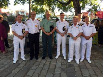 La Comandancia Naval de Sevilla honra a la Virgen del Carmen con una solemne travesía institucional por el Guadalquivir 