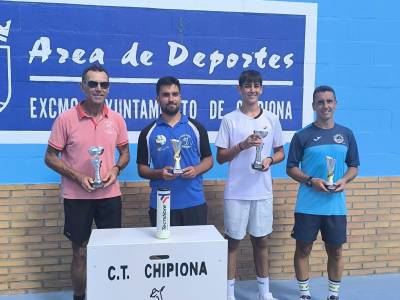 Manuel Massip en el cuadro principal y Darío Castro en el de consolación se imponen en un Open de Verano de Chipiona