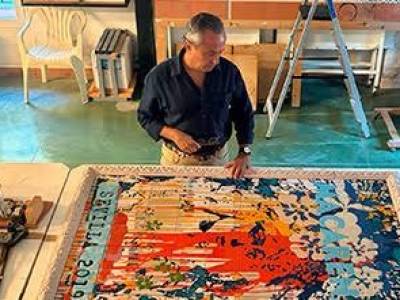 El retablo cerámico inspirado en el cartel de Manolo Cuervo para la Macarena culmina con éxito su proceso de cocción