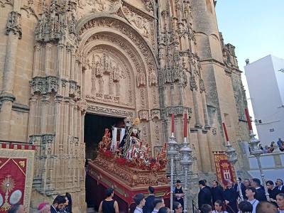 La fe, el patrimonio y la tradición cofrade de Arcos brillan en una Magna extraordinaria