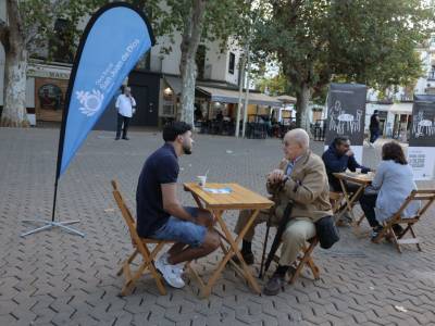 La iniciativa invita a sentarse a conversar para visibilizar la soledad no deseada.