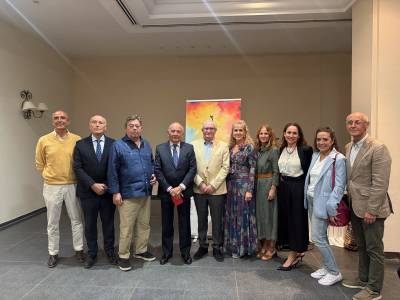 Asistentes a la conferencia de Julio Cuesta sobre el centenario de la Exposición Iberoamericana en el Club Zaudín Golf Sevilla.